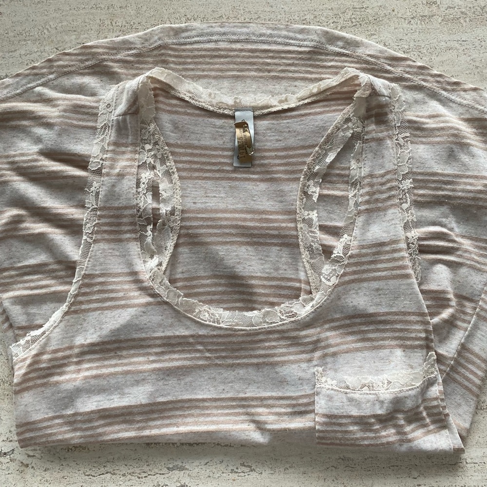 Lace Trimmed Racer Back Tank - Picture 5 of 7